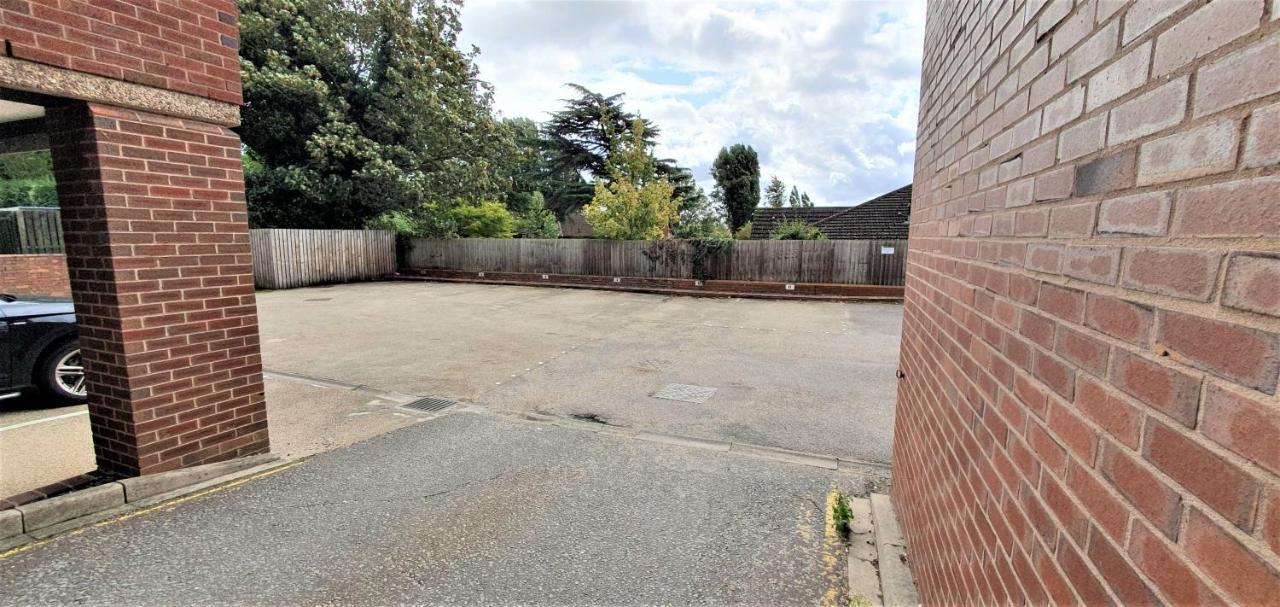 Cliftonville Heights - 2 Bed Home Away From Home ノーザンプトン エクステリア 写真