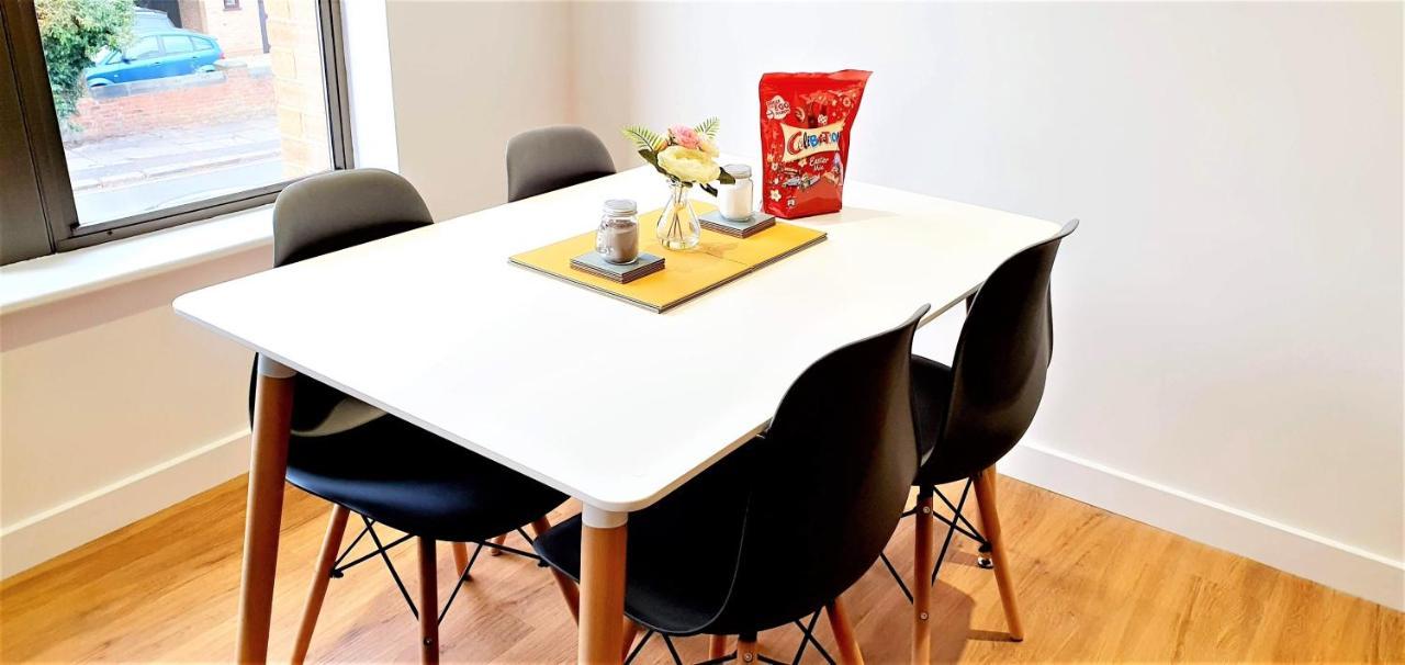 Cliftonville Heights - 2 Bed Home Away From Home ノーザンプトン エクステリア 写真